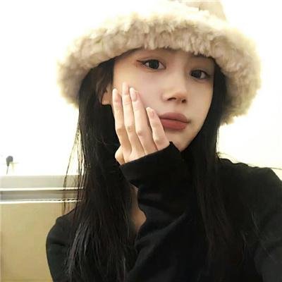"女毕业生"